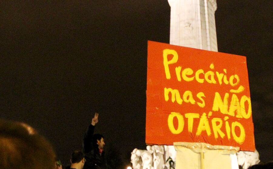 Precários