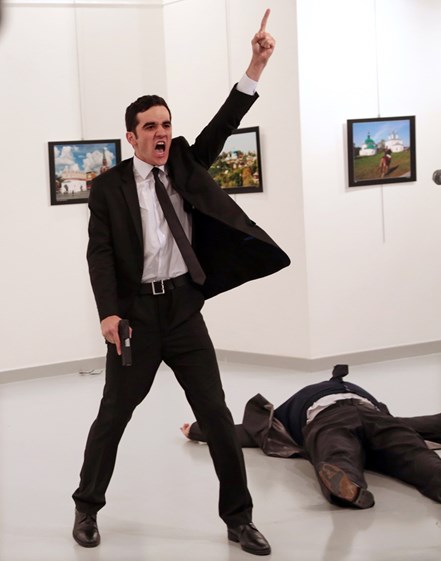 WORLD PRESS PHOTO OF THE YEAR - Burhan Ozbilici, Turkey, The Associated Press / An Assassination in Turkey