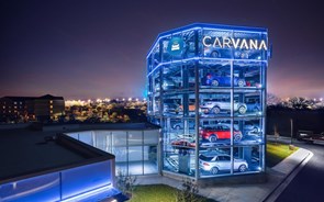 Carros à venda em máquinas automáticas