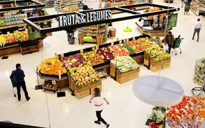 pessoas compras comércio lojas