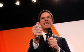 Rutte lidera com 50% dos votos contados