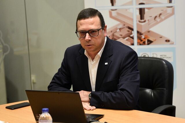 Centrais nucleares e perfumes passam na TSF de Famalicão
