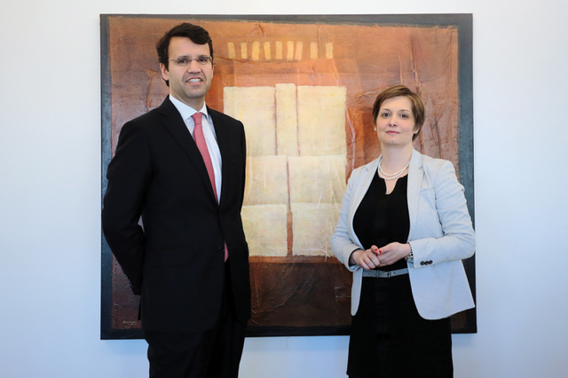 Advogados: Linklaters paga licença aos pais e às mães