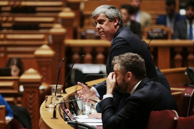 Parlamento aprova audição de Centeno e Paulo Macedo sobre prejuízos na CGD