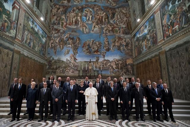 Papa diz que projecto europeu 'arrisca-se a morrer' sem ideais como 'a solidariedade'