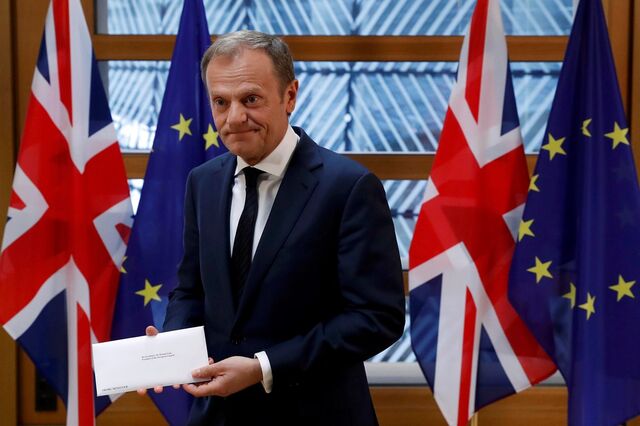 Brexit: Líderes da UE dão 'luz verde' a preparativos para segunda fase de negociações