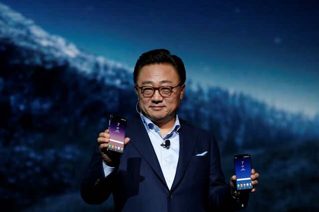 Samsung lança novo smartphone e apresenta a Bixby, a nova assistente pessoal