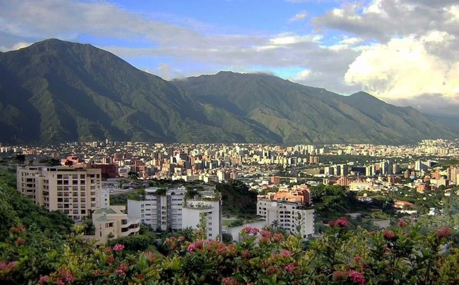 127º – Caracas, Venezuela. O pequeno-almoço custa 1 dólar, 111,42% do salário médio diário de 0,90 dólares