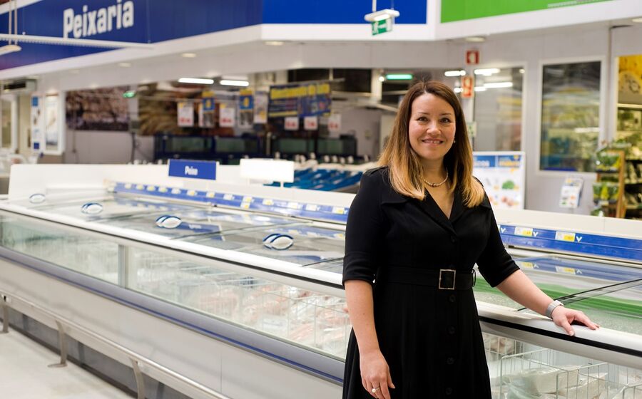 Tanya Kopps, Makro