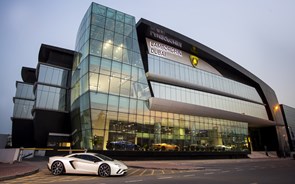 Lamborghini abriu o seu maior stand de vendas mundial no Dubai