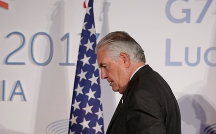 Tillerson quer que a Rússia repense apoio ao 'parceiro não confiável' Assad