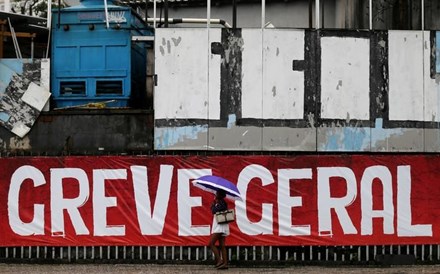 Brasil paralisado por greves e manifestações