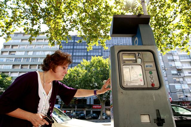 EMEL deve voltar a cobrar estacionamento a partir de 5 de abril