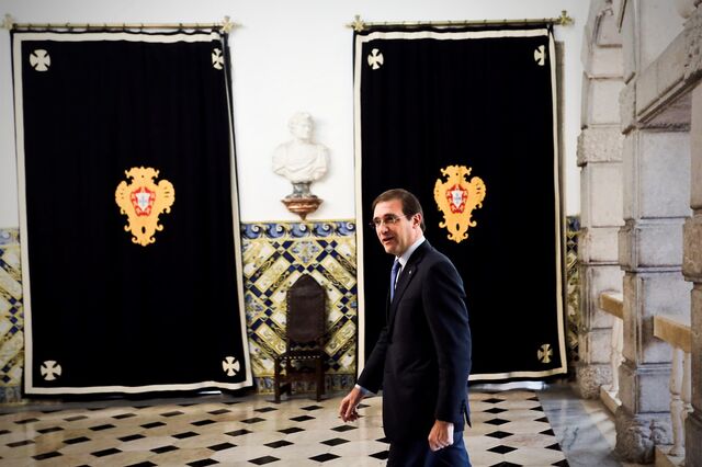 Passos Coelho pede candidatura à Agência do Medicamento que evite 'macrocefalia'