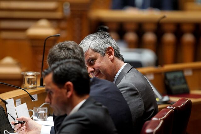 Carga fiscal cai duas décimas em 2016 para 34,4% do PIB