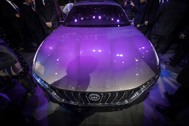 Carros eléctricos e SUV dominam Salão Automóvel de Xangai  