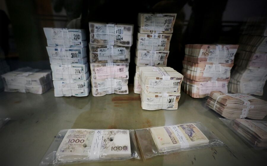 nota50euros notas moedas dinheiro carregado