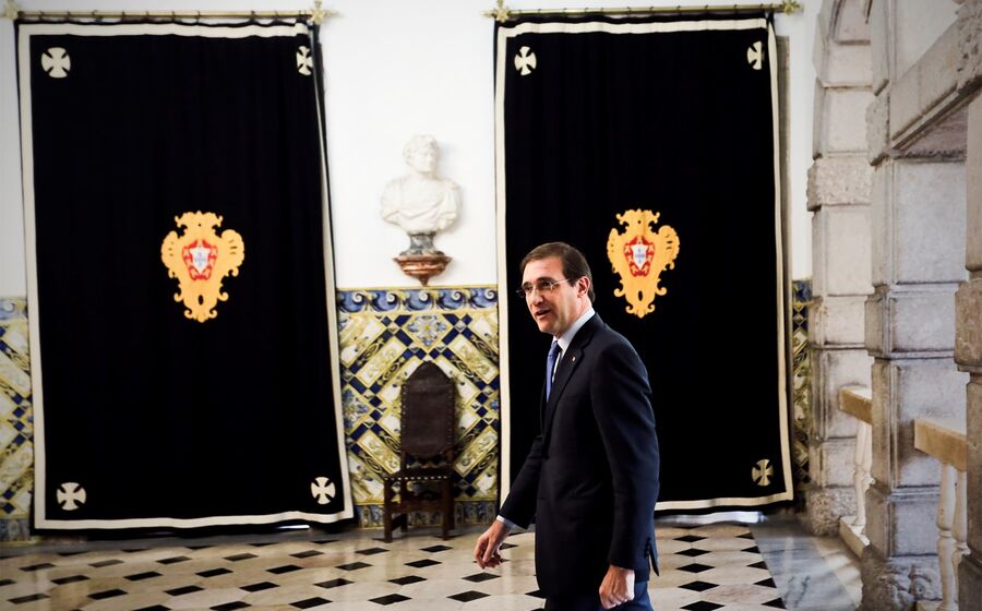 passos coelho palácio belém