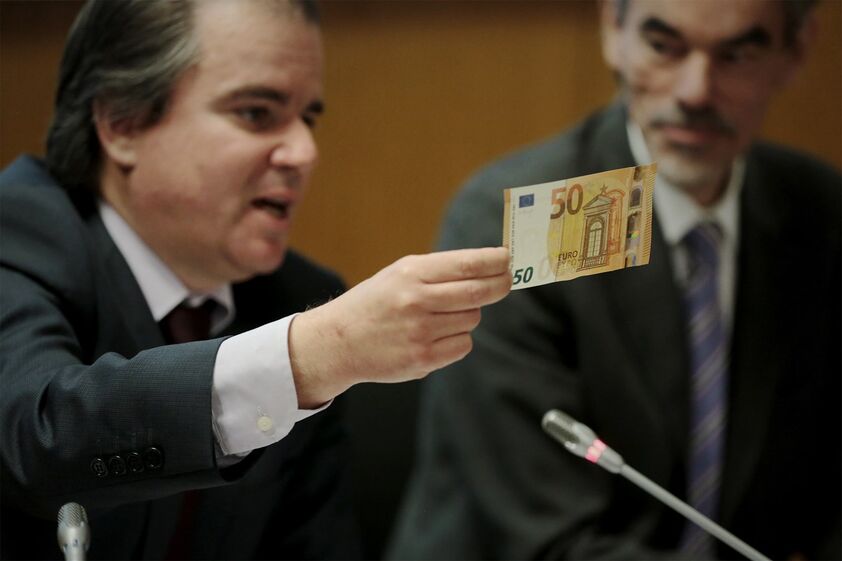 nota50euros notas moedas dinheiro carregado