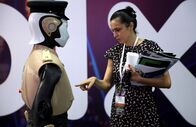 robot emirados árabes unidos robô