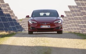 Tesla rendida ao sol de Portugal