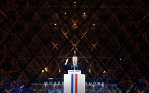 Maioria absoluta de Macron ofuscada pela abstenção