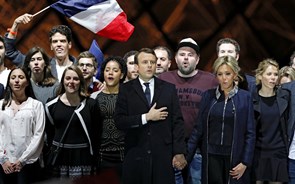 Onda Macron tomba pesos-pesados socialistas em França