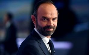 Primeiro-ministro francês demite-se