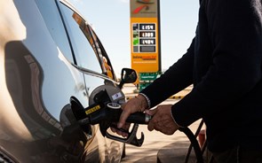 Combustíveis voltam a subir para novos máximos de 2015