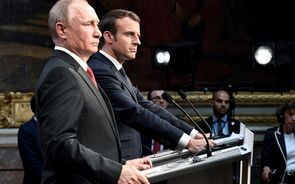 Putin diz a Macron que Ocidente pode usar influência para acabar com 'atrocidades'