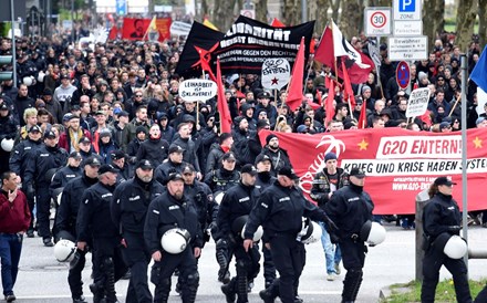 1º Maio: Marchas de Paris, Istambul e Turim marcadas pela violência