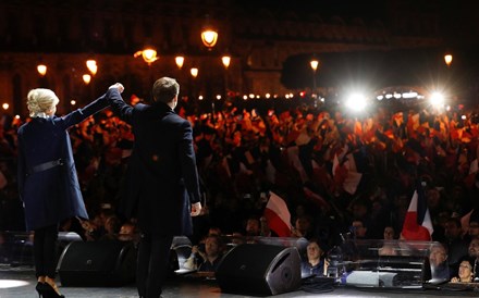 Efeito Macron desvanece. Bolsas e euro perdem terreno