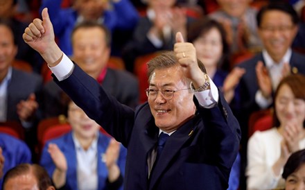 Sondagens: Moon Jae-In vence presidenciais na Coreia do Sul