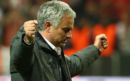 Manchester United de José Mourinho conquista Liga Europa