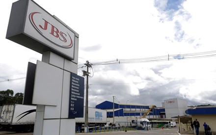 Gigante brasileira de carnes JBS compra holandesa Vivera