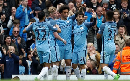 Manchester City com receitas recorde de 537 milhões de euros em 2016-17