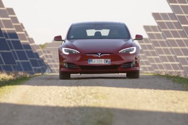 Tesla rendida ao sol de Portugal