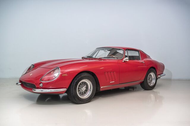 O primeiro Ferrari 275 GTB/4 vai a leilão a partir de 2 milhões de libras