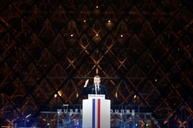Maioria absoluta de Macron ofuscada pela abstenção