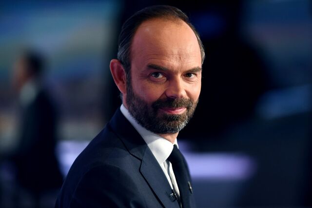 Governo francês prepara-se para suspender aumento do imposto sobre combustíveis