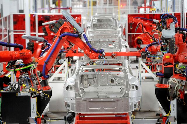 Trabalhadores queixam-se de condições na Tesla