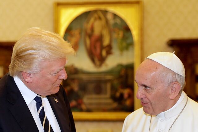 Papa esteve menos de meia-hora com Trump. No fim desejou-lhe 'boa sorte'