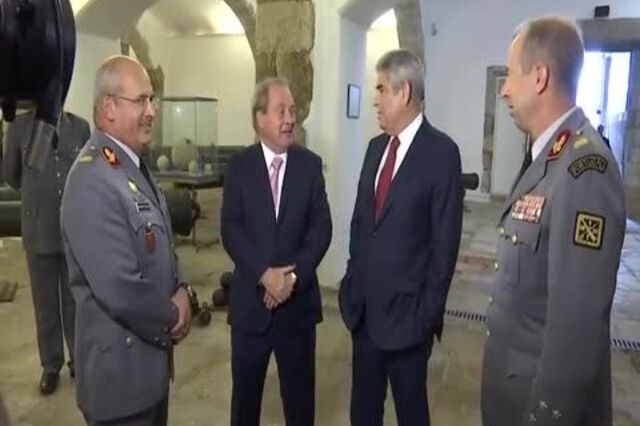 Benfica oferece camisolas a militares destacados na República Centro Africana