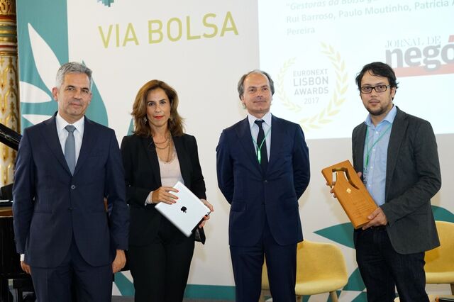 Jornalistas do Negócios premiados por trabalho sobre diferenças salariais nas cotadas