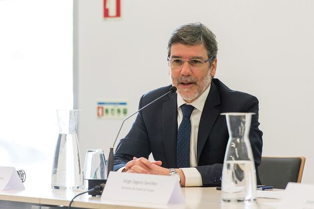 Presidente da Câmara de Castelo Branco contrata empresa detida pelo pai por duas vezes