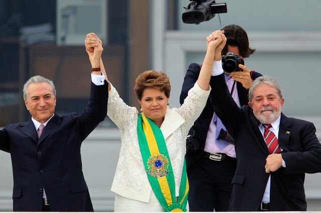 Lula condenado, Dilma destituída e Temer acusado: Num ano, a crise política cresce no Brasil