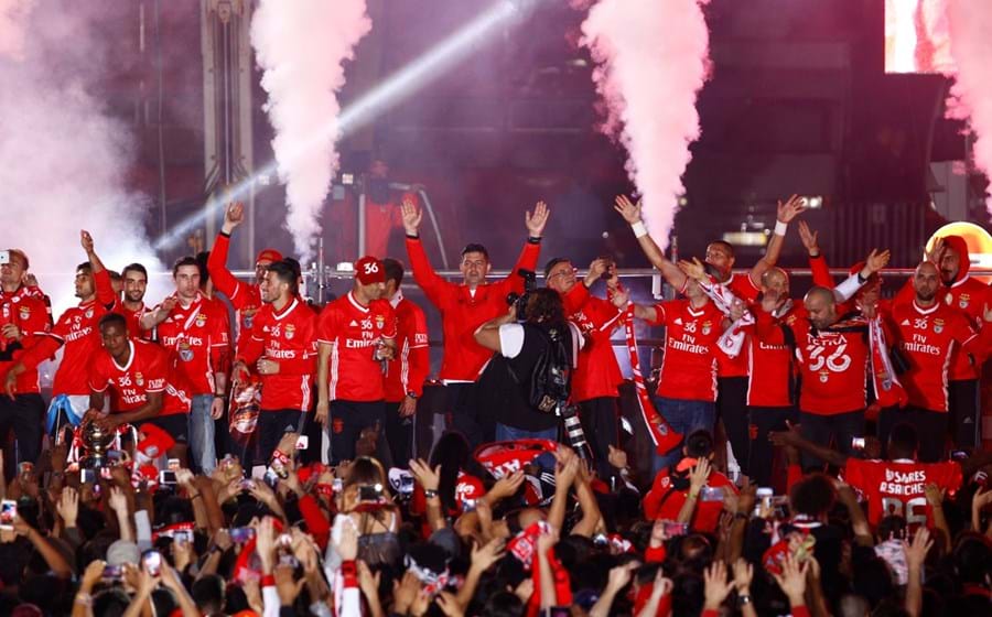 Há uma semana o Benfica sagrou-se tetracampeão pela primeira vez na história das 'águias'. 