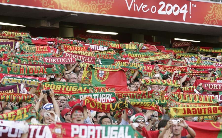 Portugal recebeu a sua primeira grande competição desportiva em 2004 e investiu 665 milhões de euros em 10 estádios.