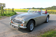 1967 Austin Healey 3000 Mk III ( BJ8). Estimativa de 65 a 75 mil libras.