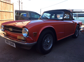 1974 Triumph TR6 O/D. Estimativa de 14 a 17 mil libras.